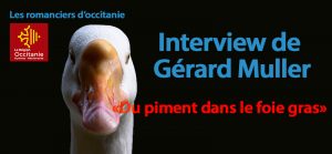La tete d'un canard blanc de face sur fond noir. Interview de Gerard Muller.